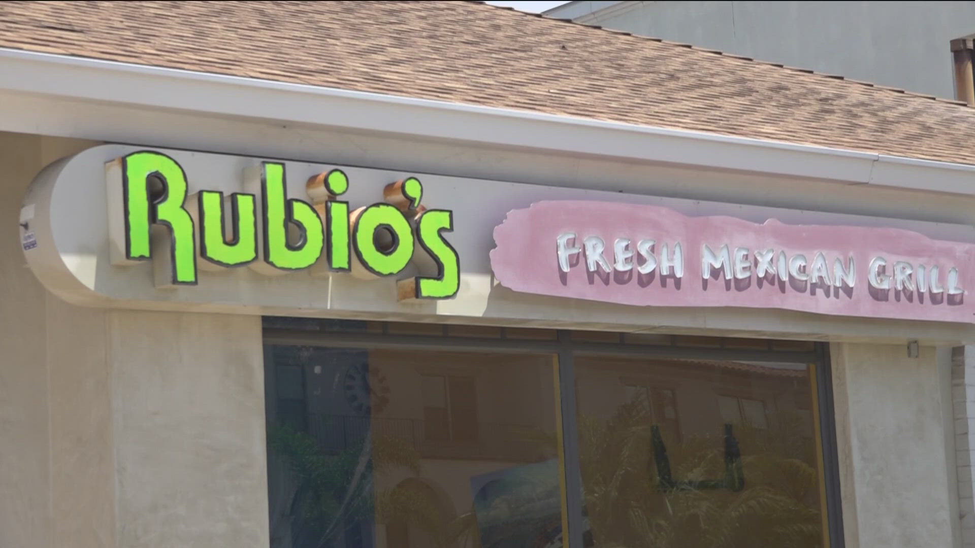 Rubio's and Red Lobster are part of a growing list of national chains announcing closures. Experts cite inflation & wage increases as factors in the trend.