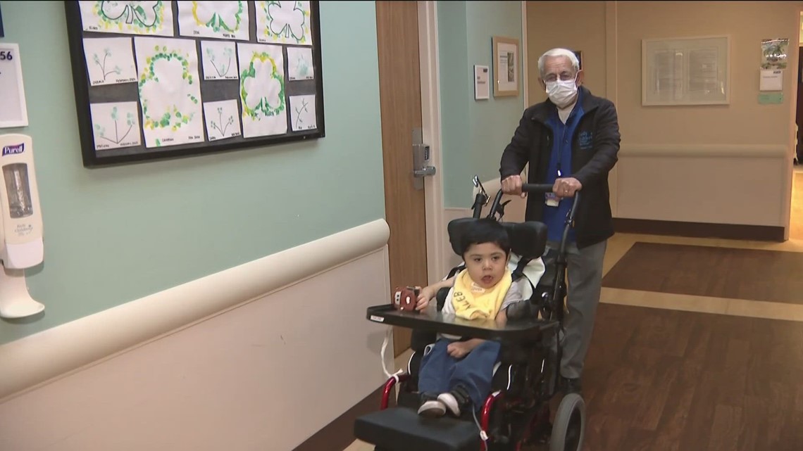'Angel Man' volunteers 15,000 hours to help sick children - Vimarsana News