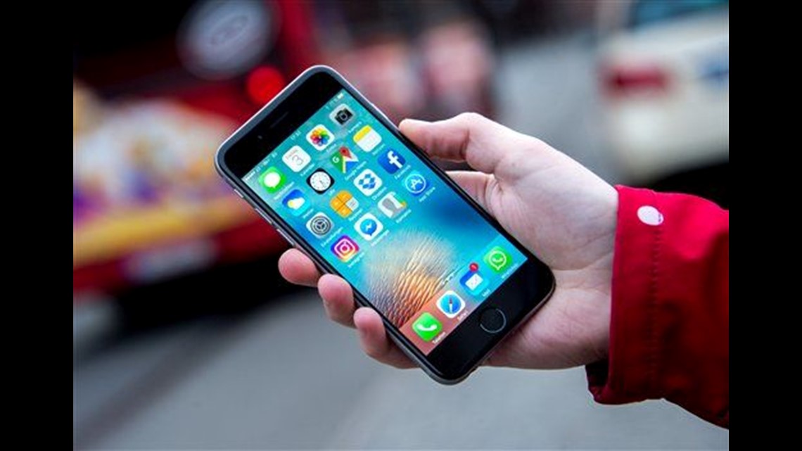 New iOS update lets users stop Apple from slowing down phones