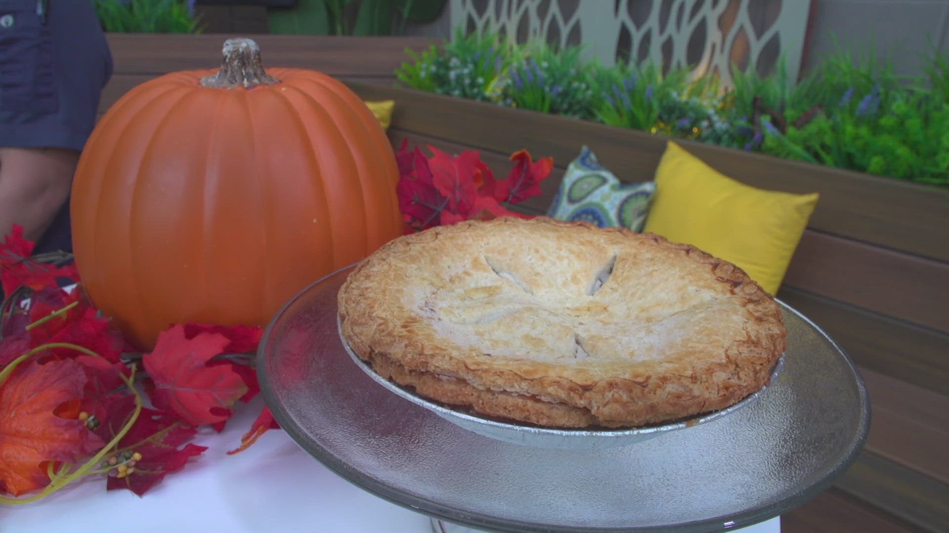 This year marks the 20th anniversary of Mama’s Pies Thanksgiving Bake Sale, San Diego’s largest annual bake sale.