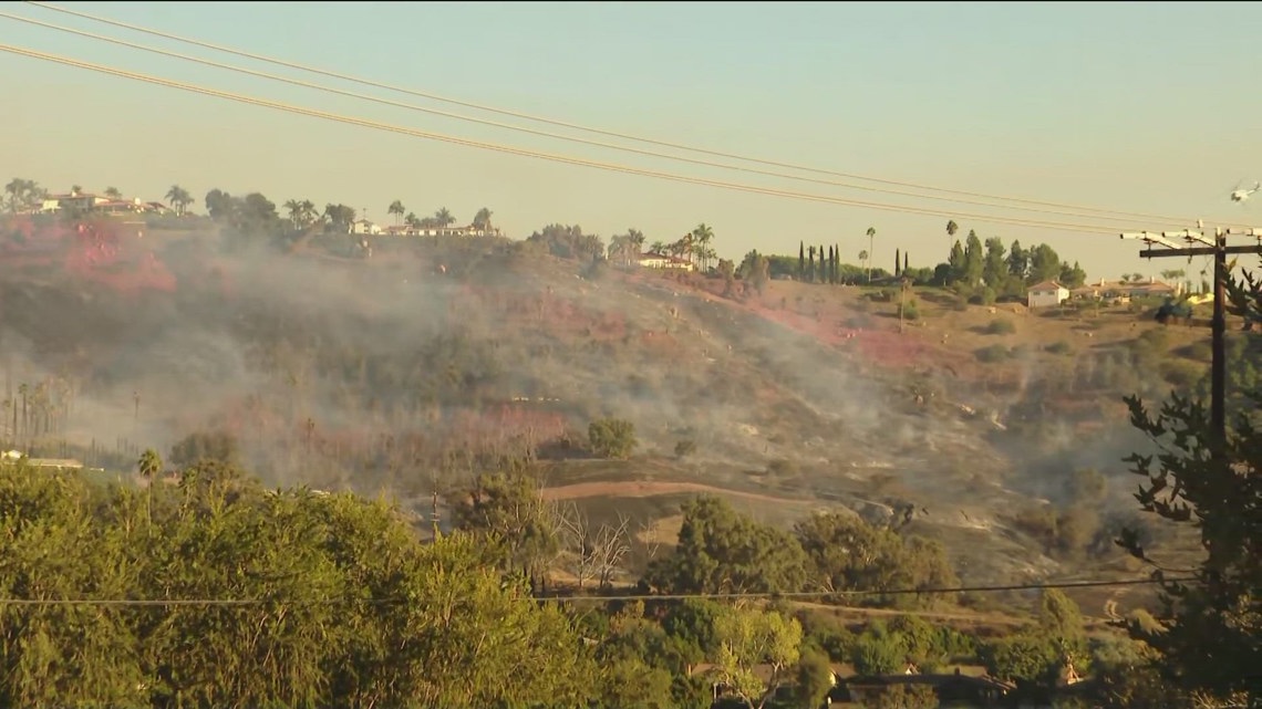 Firefighters continue to make progress on brush fire near Fallbrook and Bonsall | cbs8.com