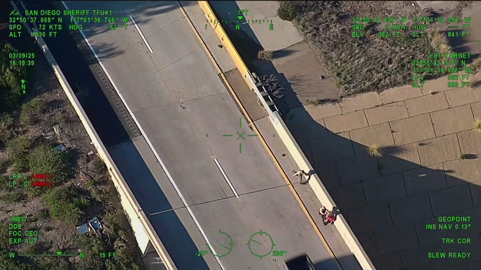 San Diego deputies save autistic boy from freeway danger(02)