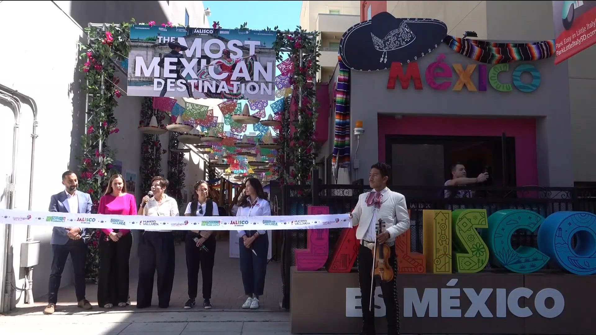 Jalisco exhibit opens, to promote Mexico tourism