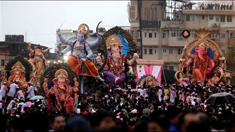 Accident during Hindu festival in Mumbai kills 1 