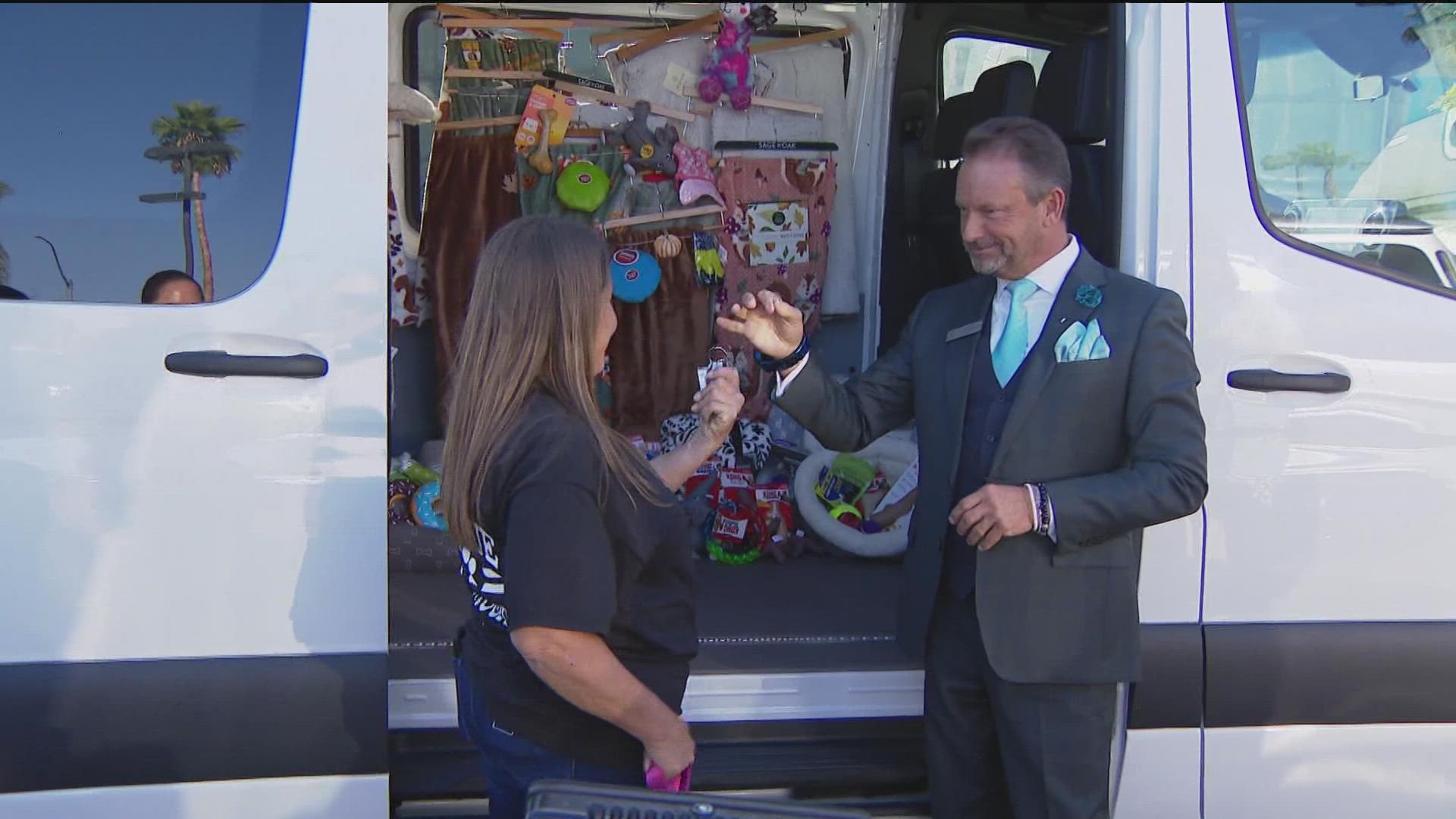 Pet Detective of 'A Way Home For Dogs' was donated a new van.