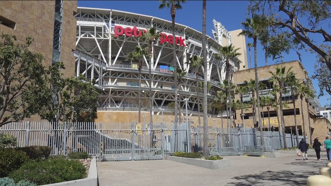 Padres FanFest mayhem: Long lines, crowded concourses, and delayed