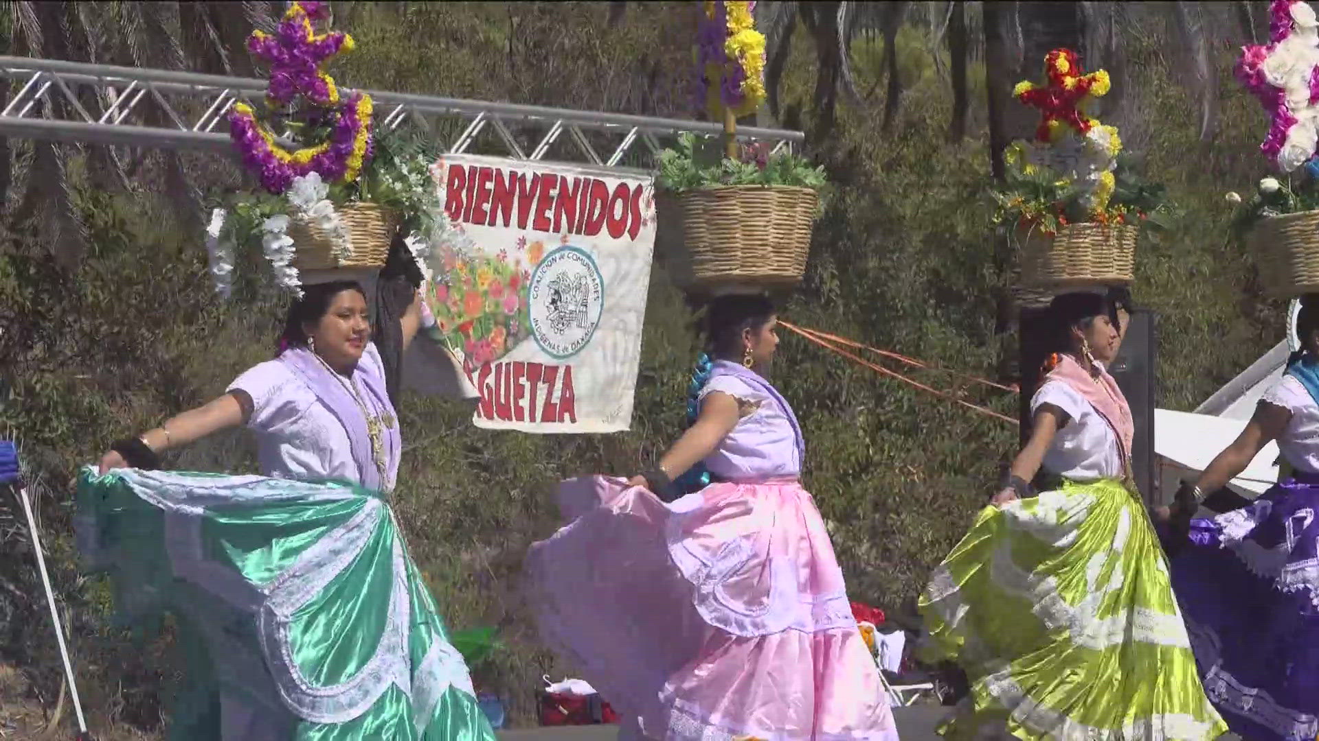 The festival is usually held in Oaxaca near the end of July, but the San Diego festival is held in September or October because of the cooler temperatures.