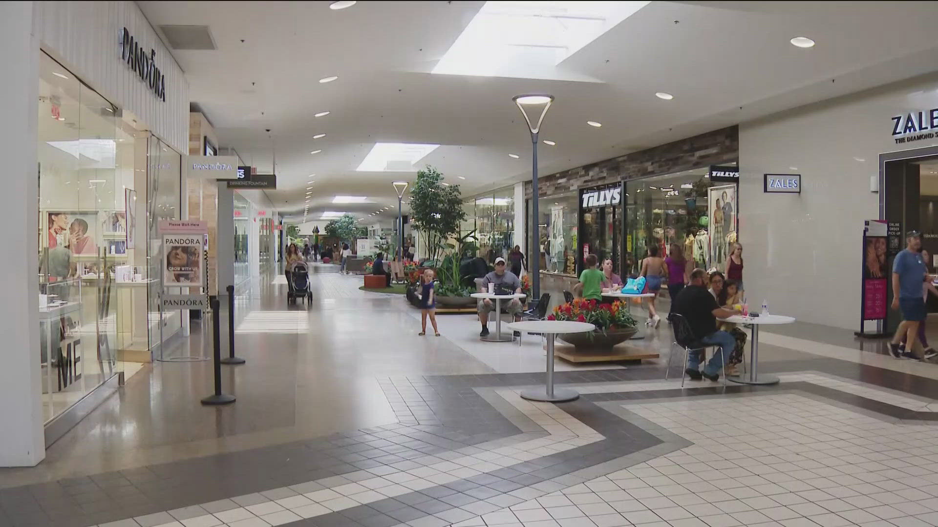City of El Cajon looks to upgrade Parkway Plaza, potentially purchasing ...