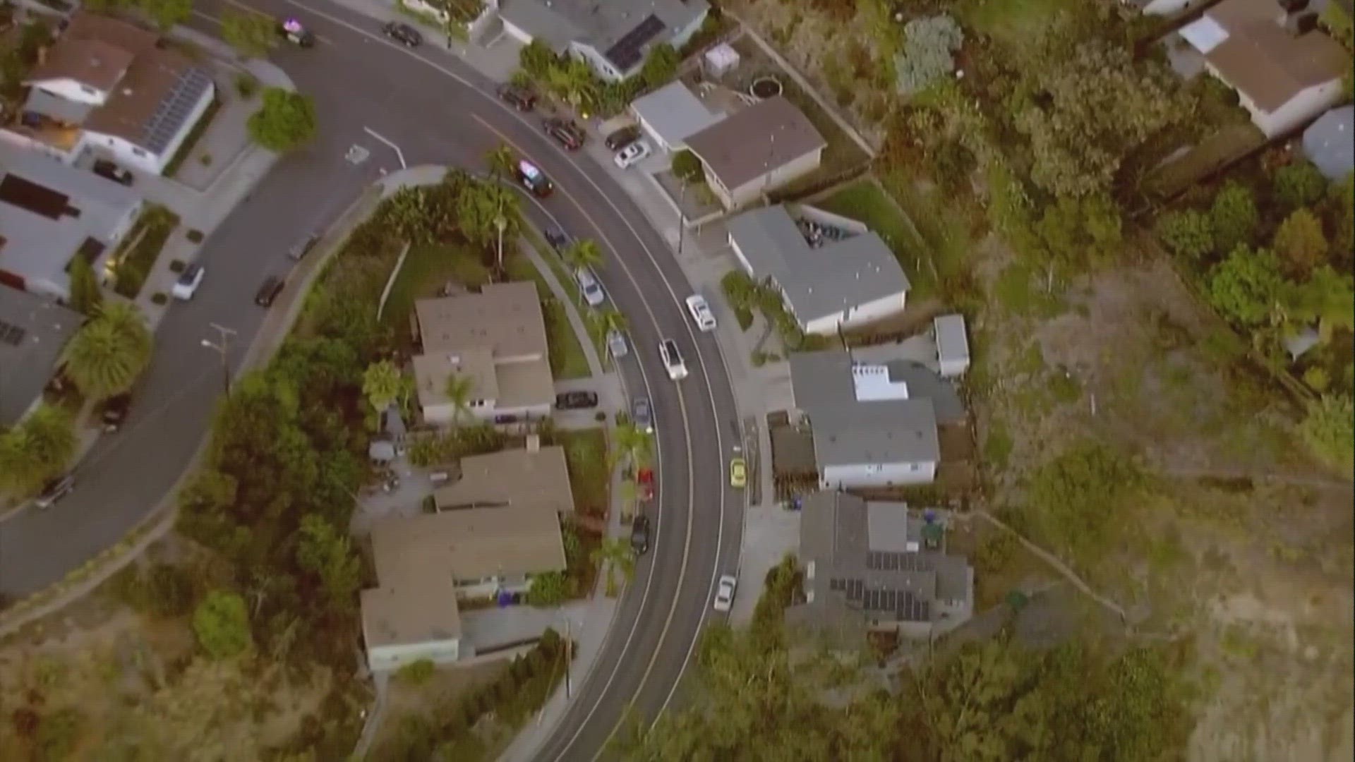 Watch: Random car tries to help police during pursuit | cbs8.com
