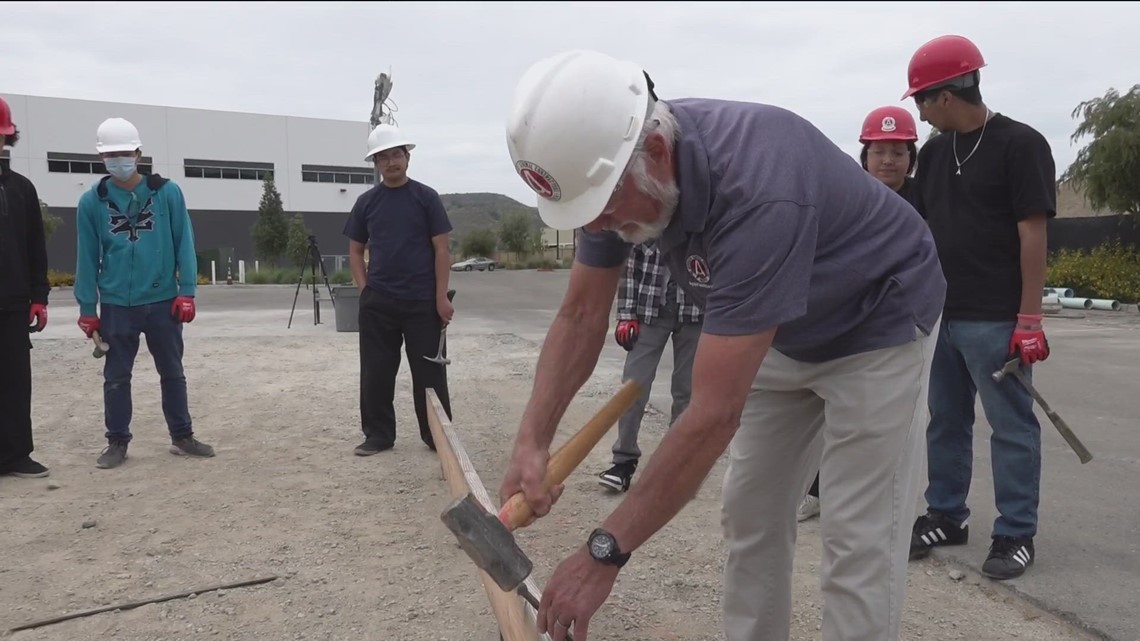 King Chavez High School students get hands-on construction experience for career exploration - Vimarsana News