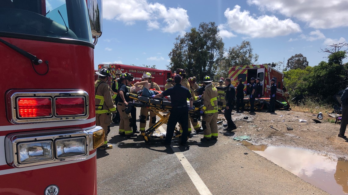 5 Injured in Kearny Mesa collision involving ambulance