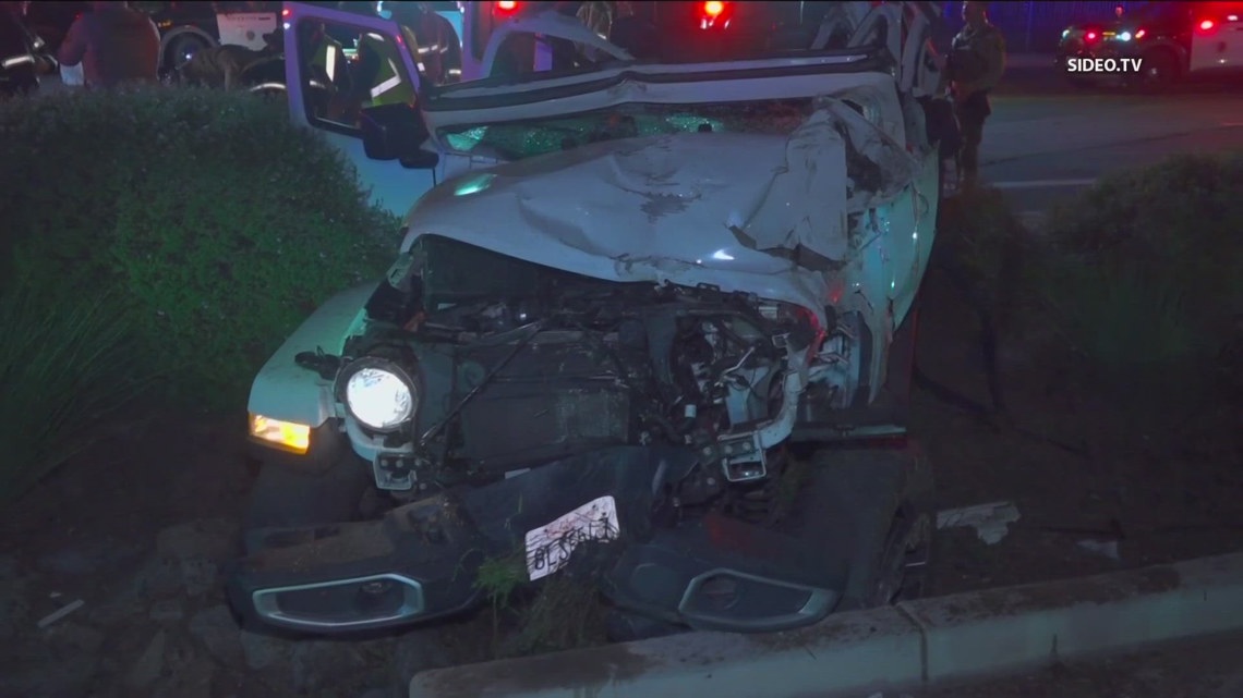 Stolen car pursuit ends in crash outside El Cajon hotel | cbs8.com