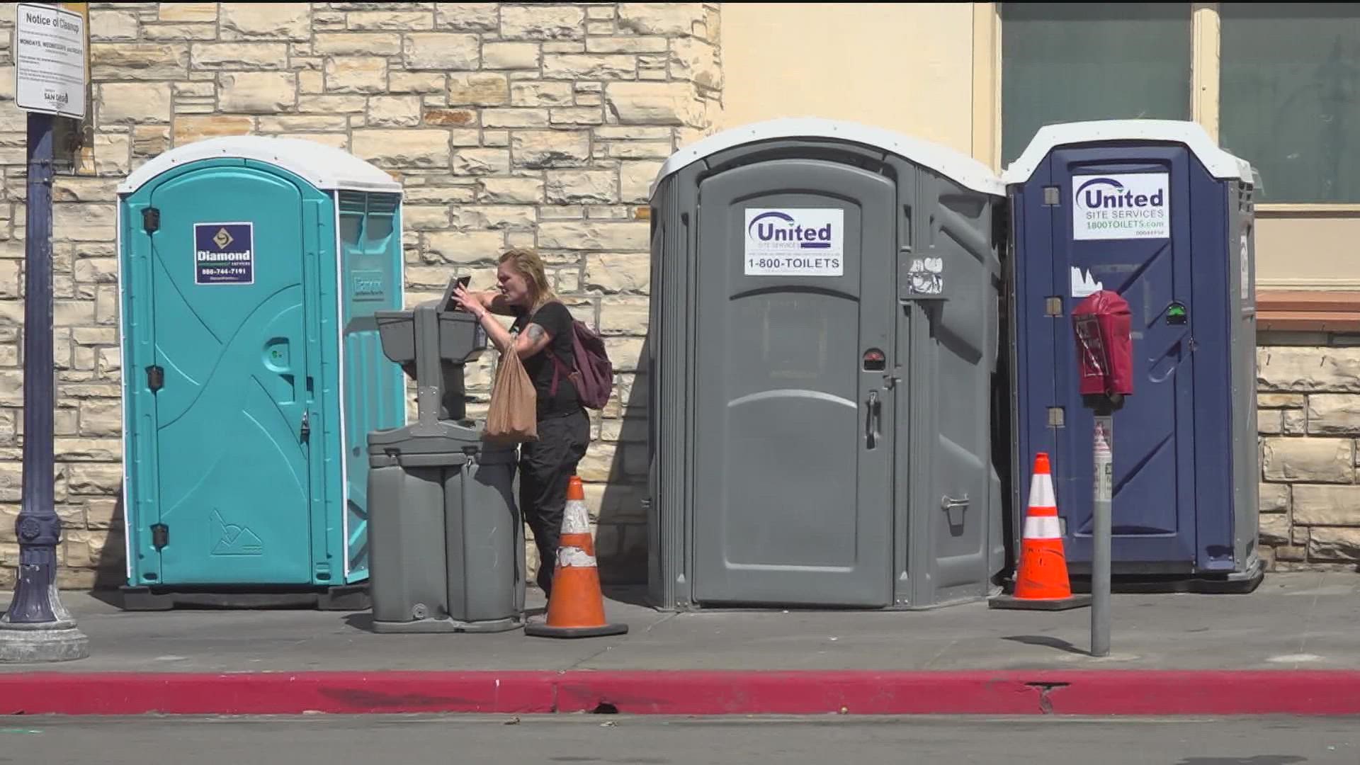 This comes a couple weeks after the city renewed its policy of ordering homeless people to take their tents down from public sidewalks during the daytime.