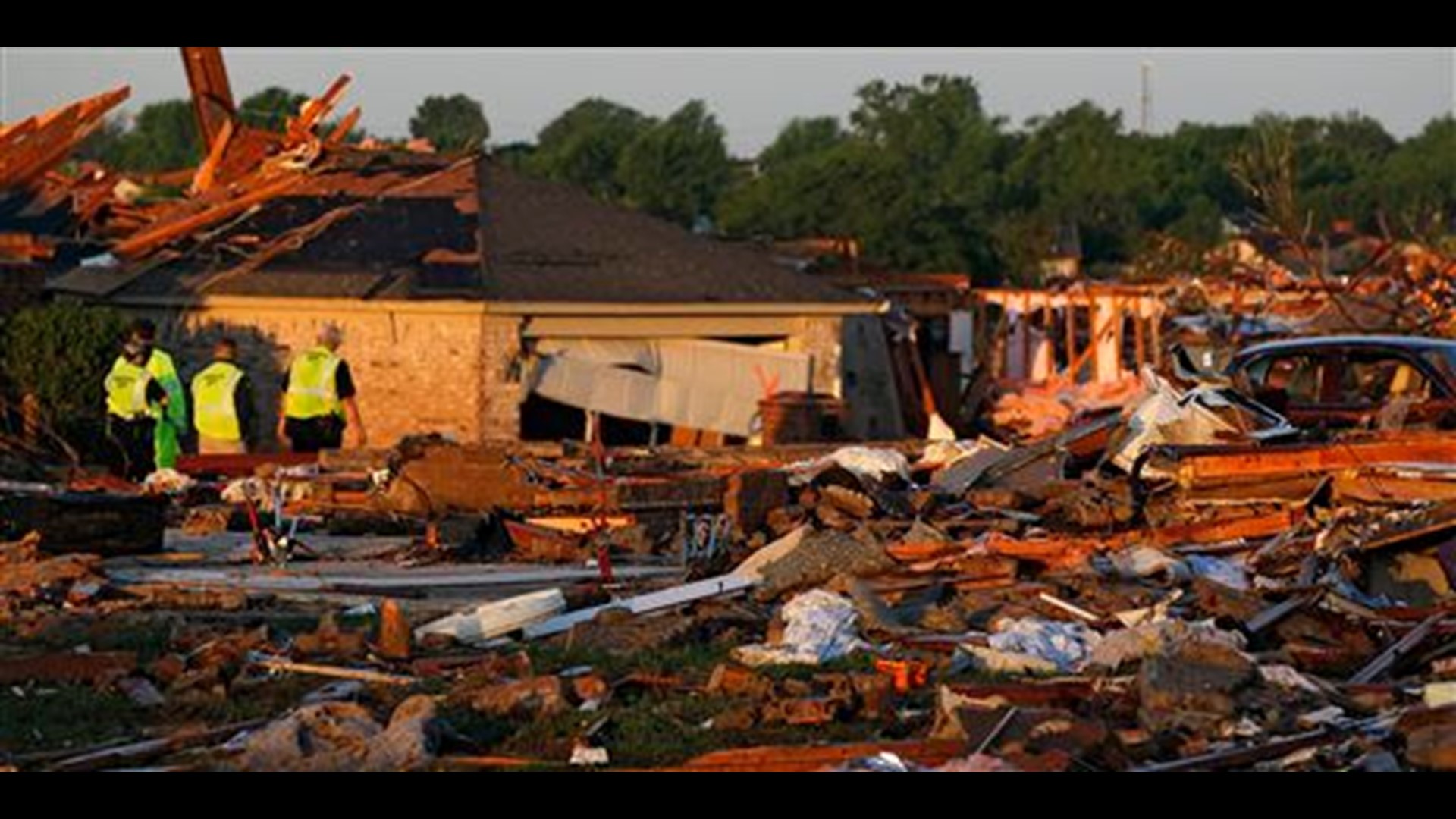 Oklahoma tornado damage could top $2 billion | cbs8.com