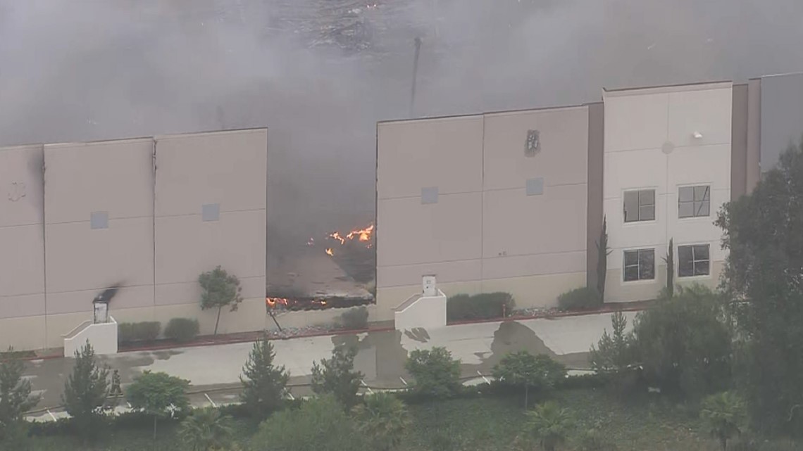 Amazon Distribution Center Catches Fire In Redlands Ca Cbs8 Com