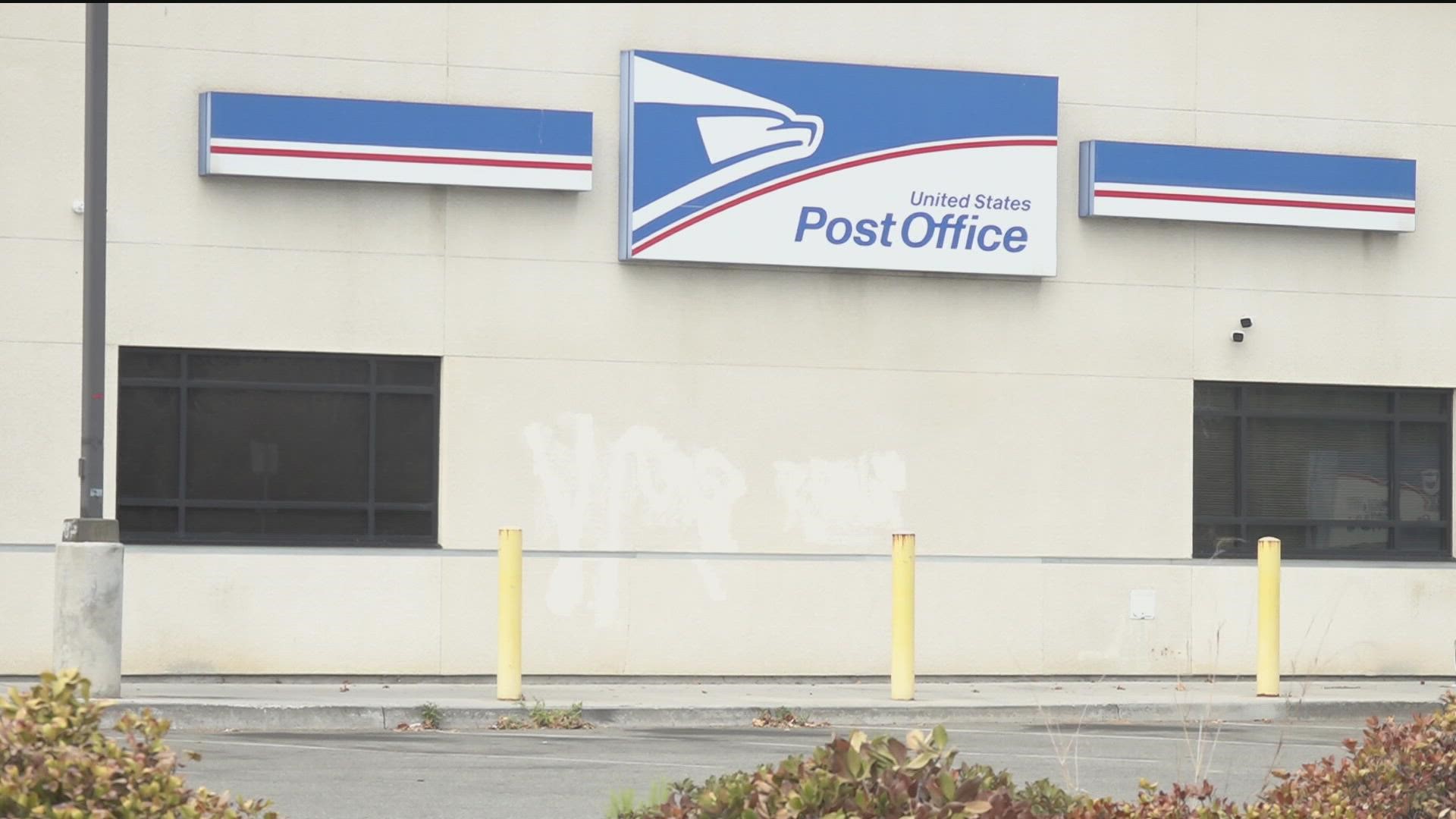 Residents complain about lack of maintenance at Earl B. Gilliam Post Office  