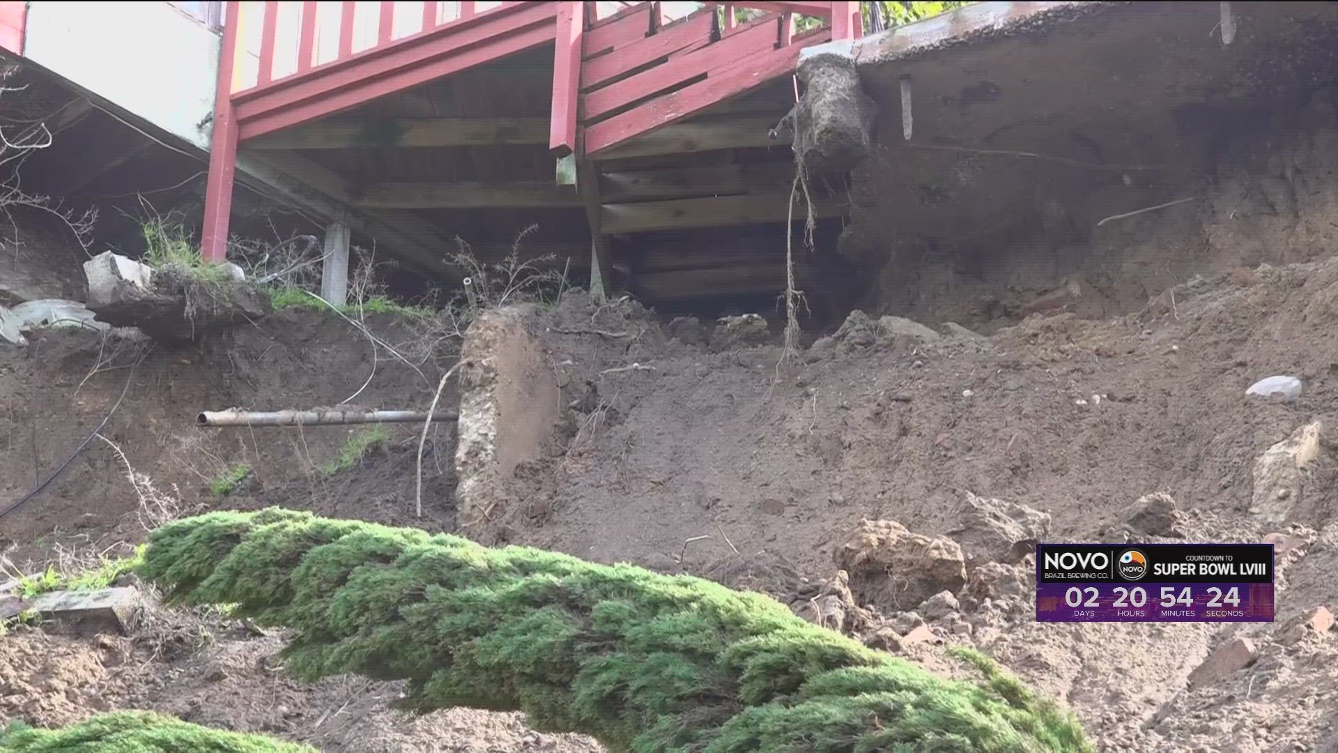 CBS 8 invited a geologist to survey the damage from a cliff collapse in Mission Hills and fears more could slide down damaging more homes.