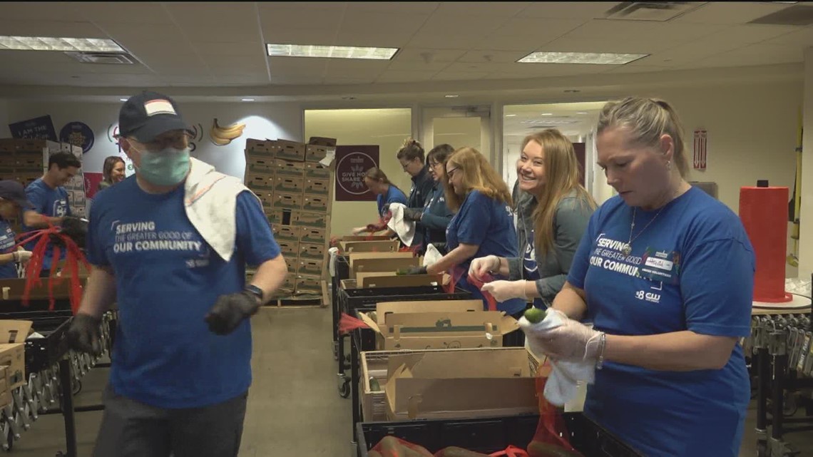 CBS 8, Feeding San Diego team up to help provide food to San Diegans