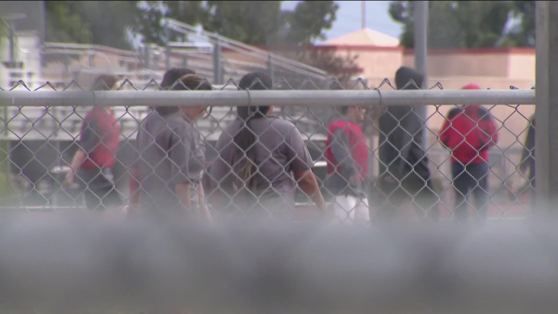 CBS 8's Esmeralda Perez reports on California senators demanding answers about recent Homeland Security Investigation visits to L.A. elementary schools.