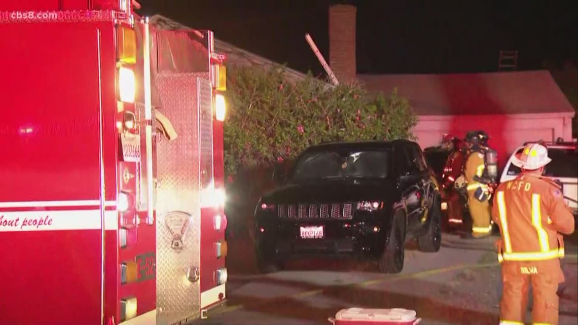 Firefighters battle house fire in Chula Vista | cbs8.com