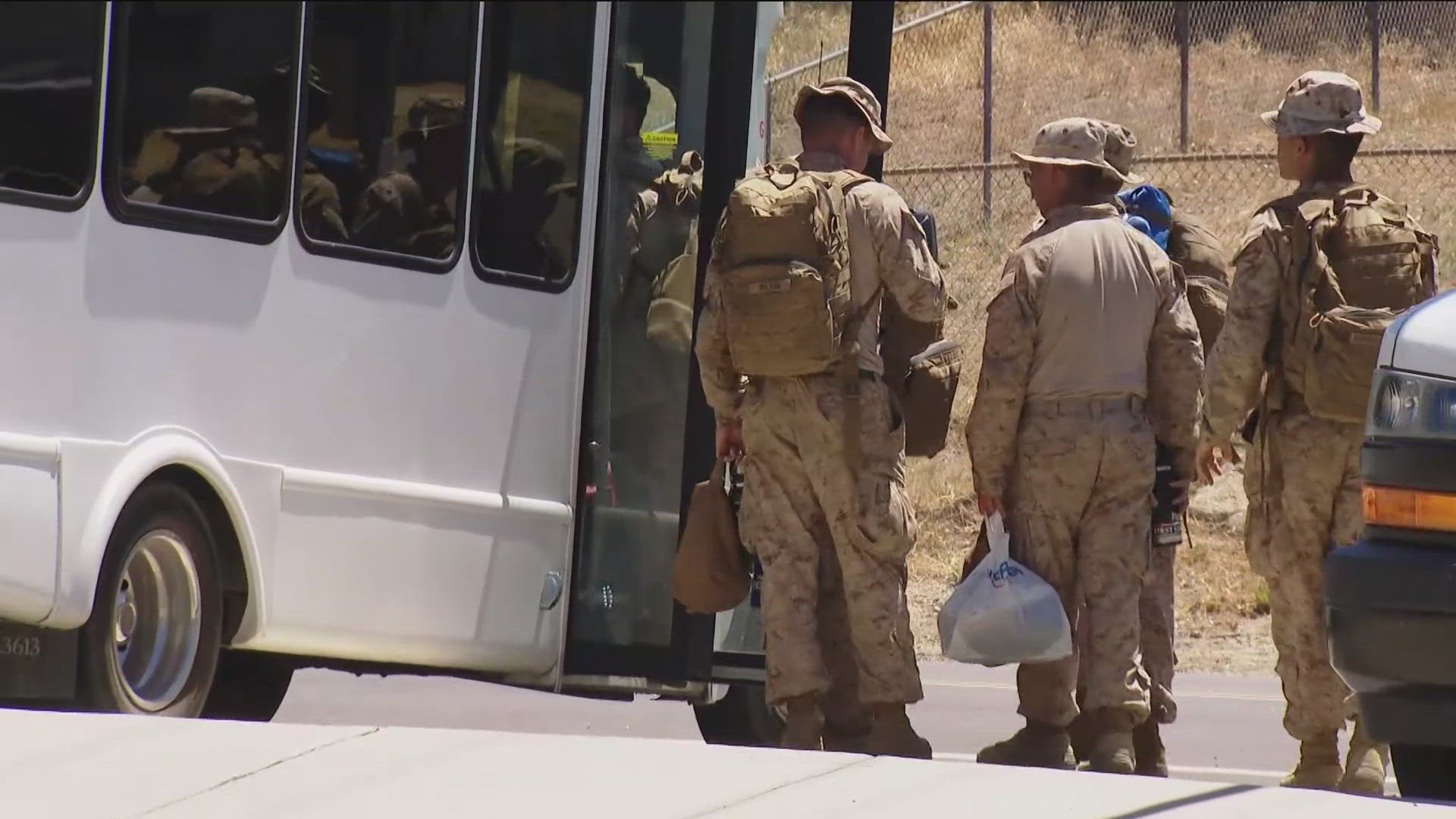 Camp Pendleton Marines install razor wire along Campo border | cbs8.com