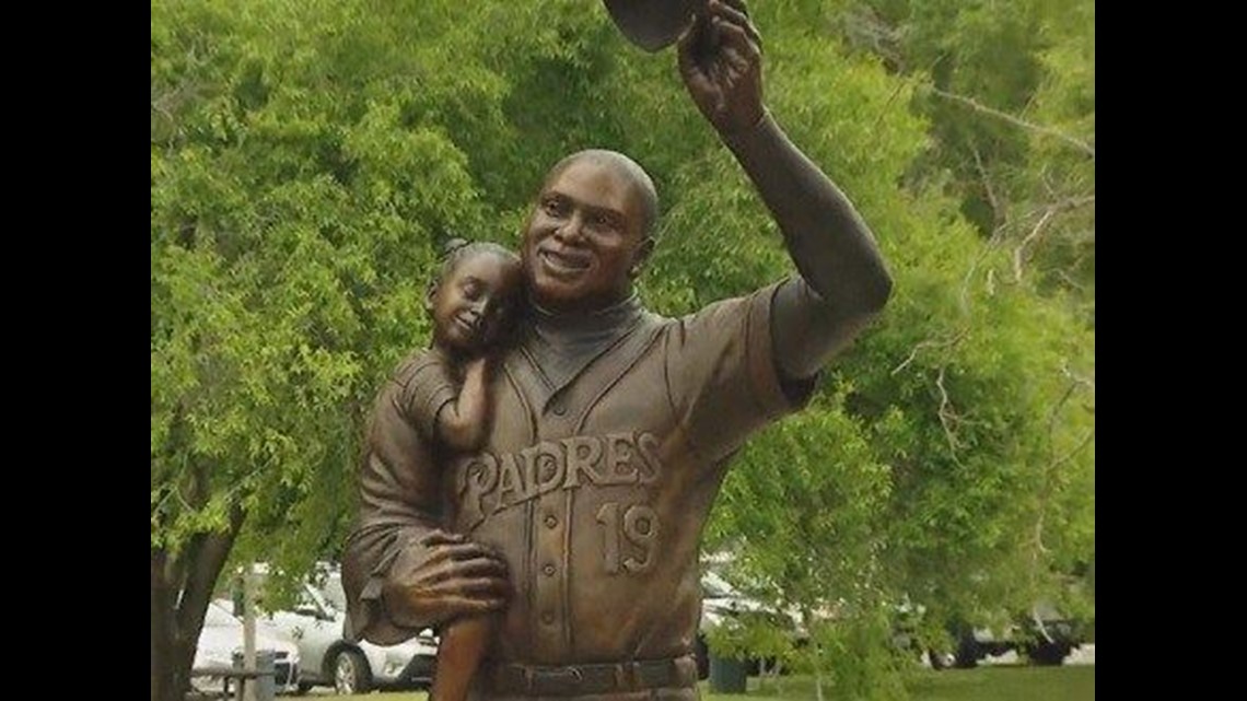 Tony Gwynn Memorial unveiled in Poway - Pacific San Diego