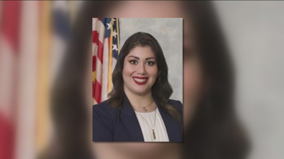 Chula Vista residents call for Andrea Cardenas to resign | cbs8.com