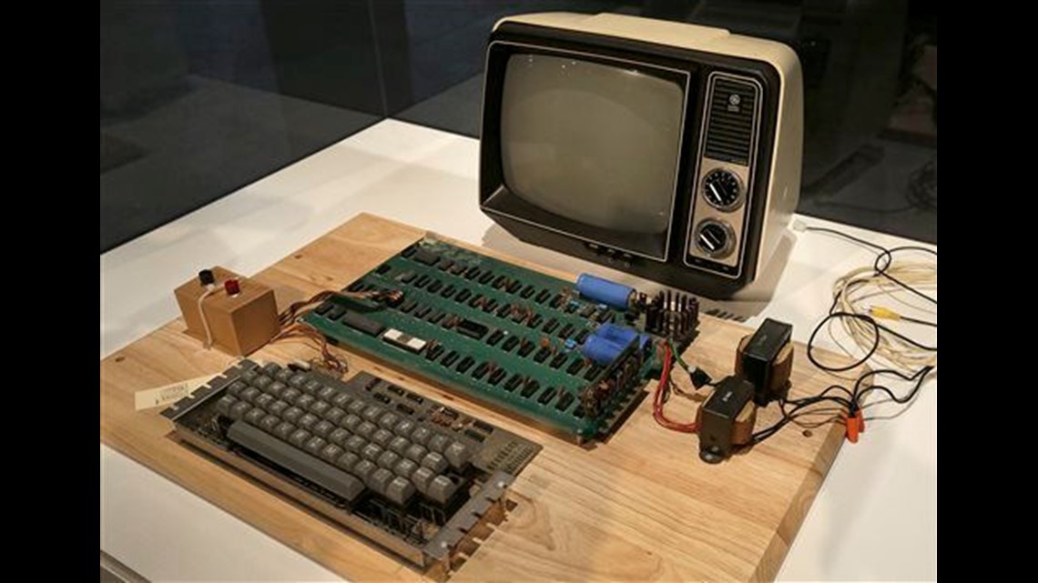 First Apple computer sells at auction for $387,750 | cbs8.com