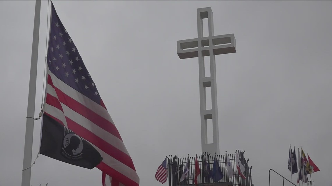 Honoring the fallen at Mount Soledad National Veterans Memorial - Vimarsana News