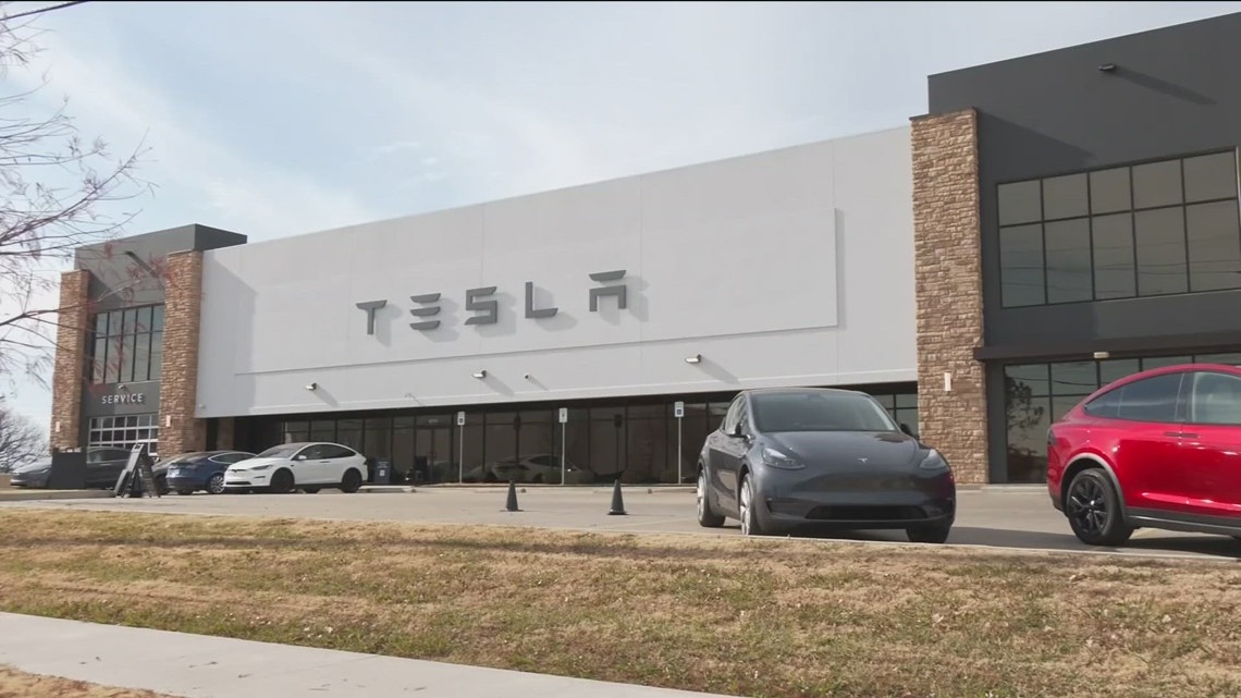 California DMV orders Tesla to fix "self-driving" marketing or face 30-day sales ban