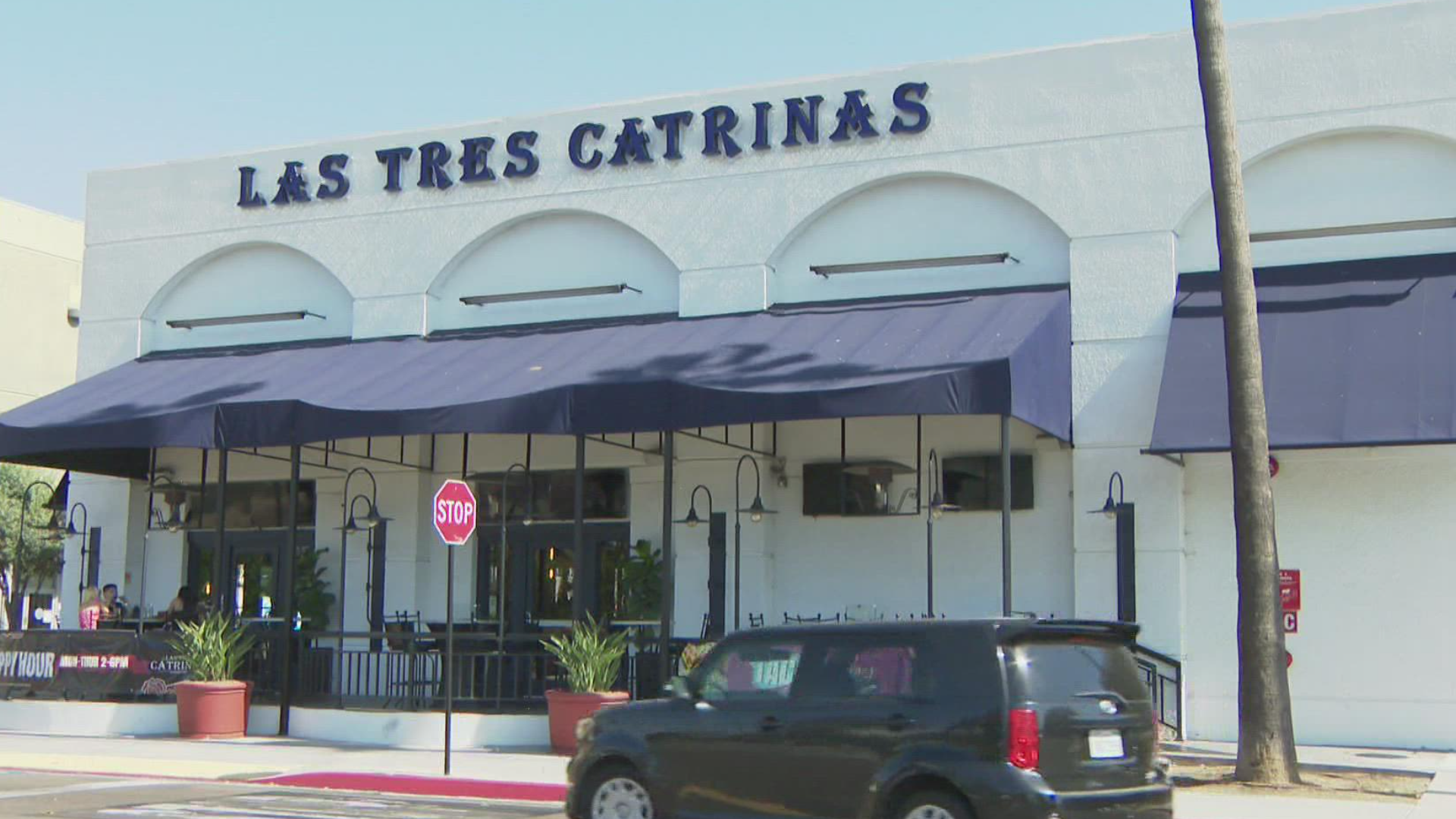 This restaurant and bar located in Chula Vista Mall with a Dia De Los Muertos theme offers unique recipes that have been passed on from family and friends.