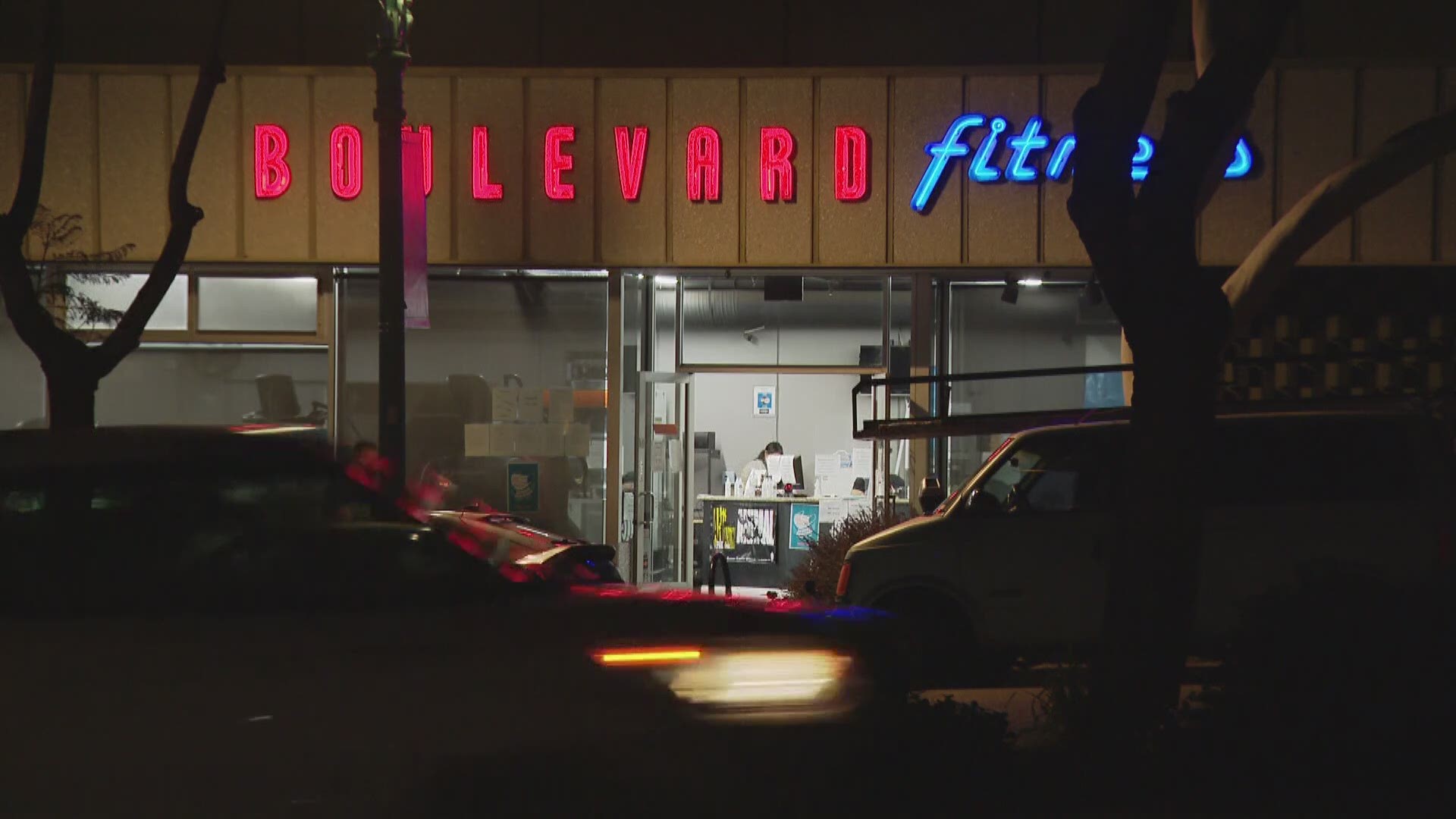 News 8 journalists captured the moment police officers approached Boulevard Fitness to cite the owner. Hours later, however, the gym appeared to have reopened.