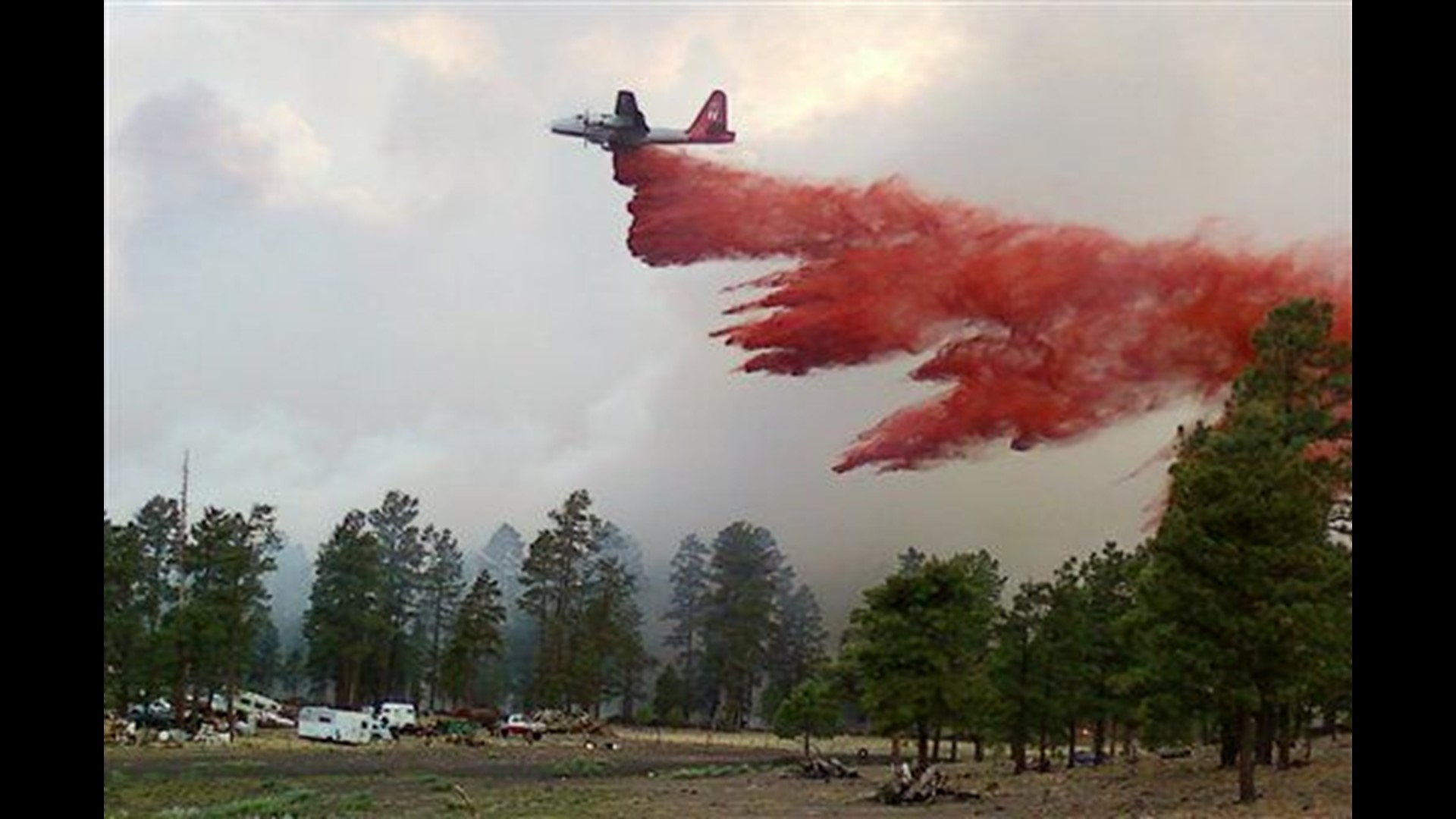 Thousands ordered out of Ariz. town as fire nears | cbs8.com