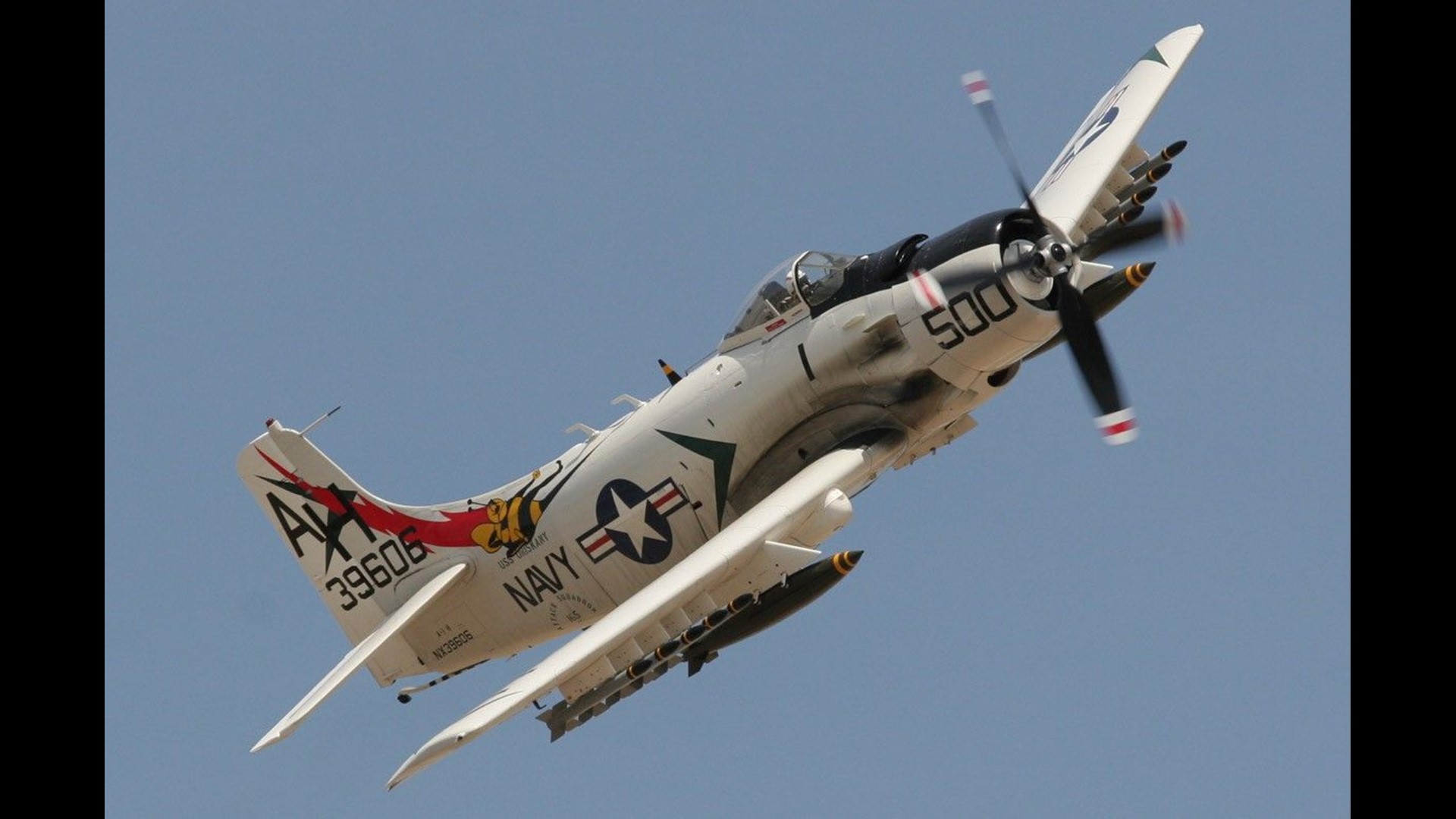 Twoday "Wings Over Gillespie" airshow underway