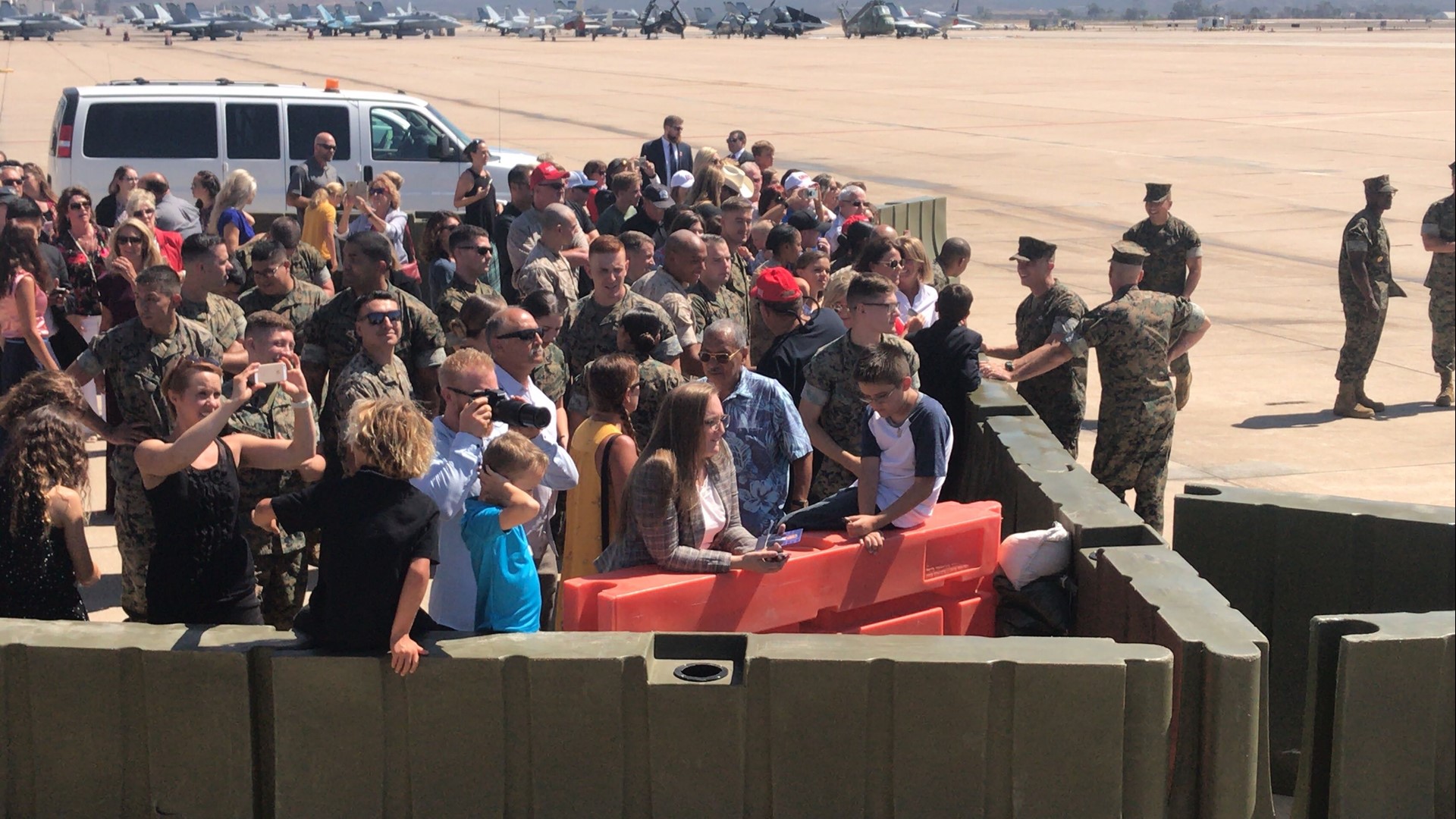 President Trump visits San Diego, CA and MX border to fundraise | cbs8.com