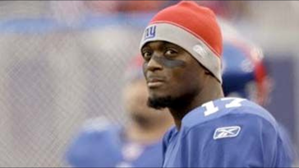 Giants Release Burress 4 Months After Shooting