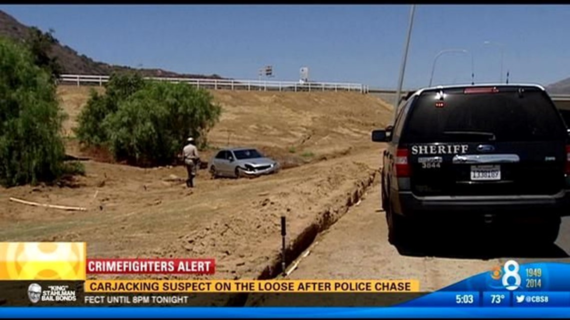 Carjacking suspect on the loose after police chase | cbs8.com