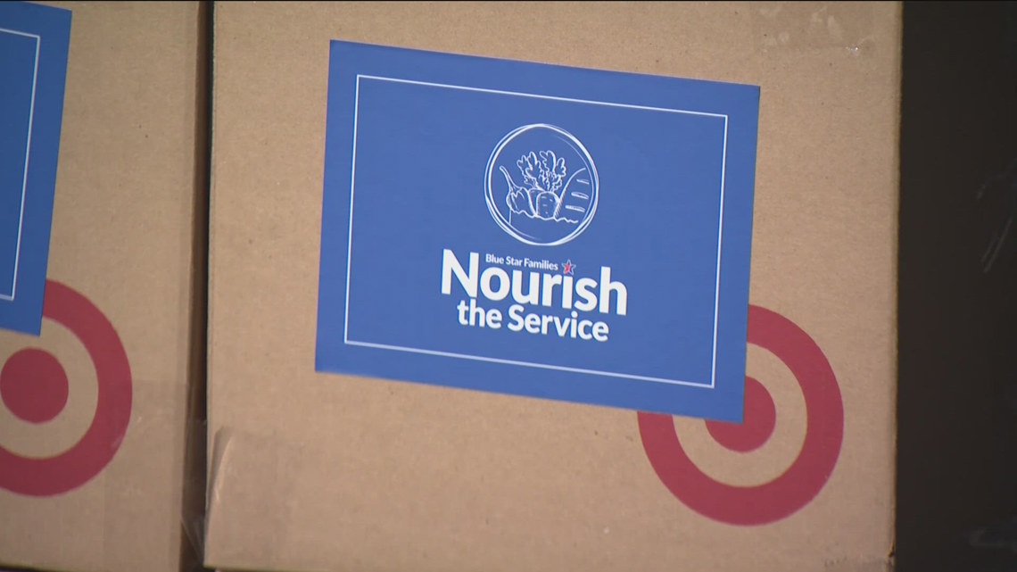 Volunteers fill pantry boxes for military families in San Diego | cbs8.com