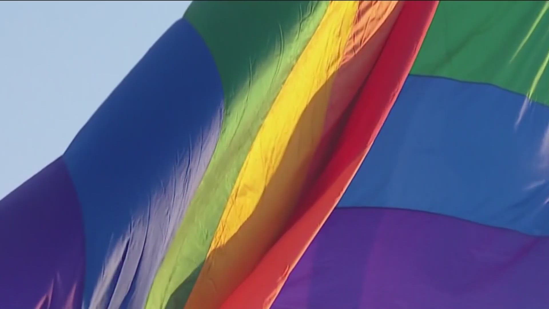 The City Council voted for a policy that would have allowed the flying of commemorative flags at city hall, but the motion failed to receive enough votes.