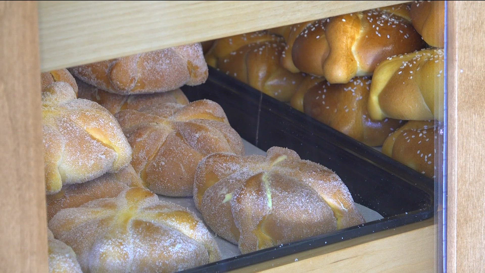 Chula Vista bakeries prepares pan de muerto for Día de los Muertos ...