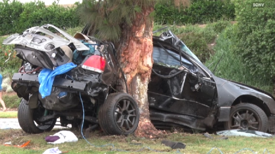 Man killed when SUV crashes into tree in Escondido | cbs8.com