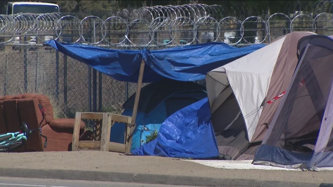 El Cajon to consider copying San Diego homeless encampment ban | cbs8.com