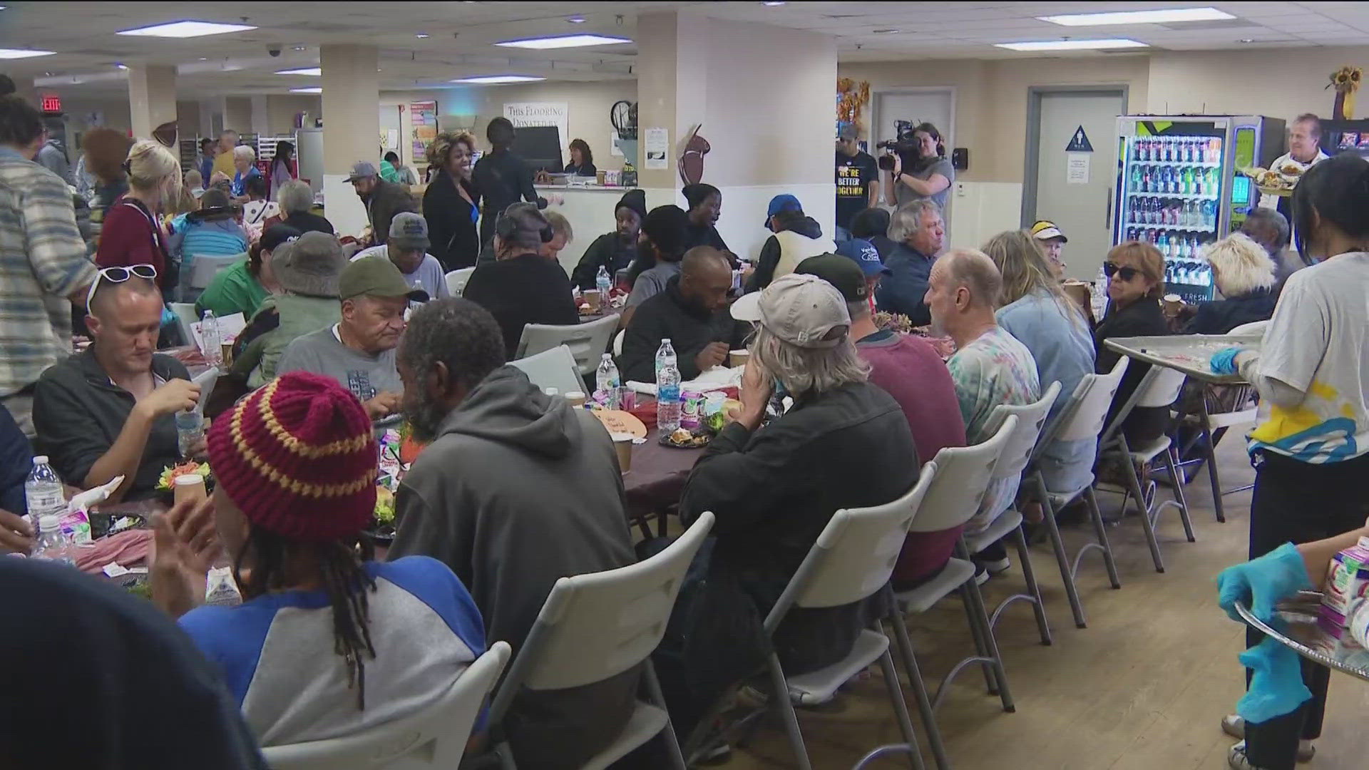 The San Diego Rescue Mission is getting ready to serve hot, Thanksgiving meals to about 1,000 San Diegans this weekend.