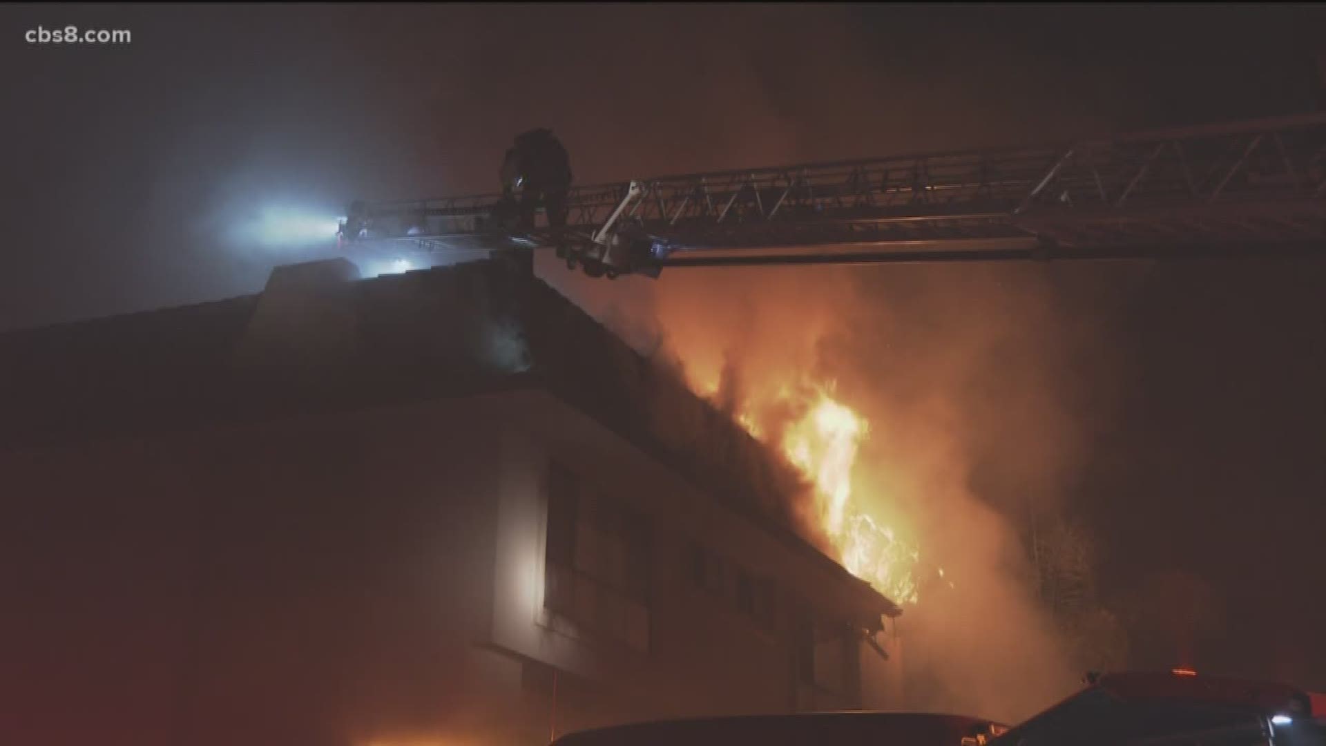 A fire raged Tuesday night in units at the Del Mar Beach Club in Solana Beach and caused the roof of a building to collapse.