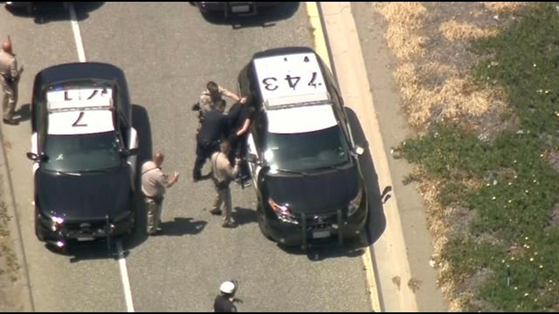 Road-rage suspect in custody following LA freeway pursuit | cbs8.com