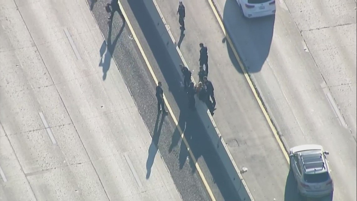 Driver arrested after police pursuit through San Diego | cbs8.com