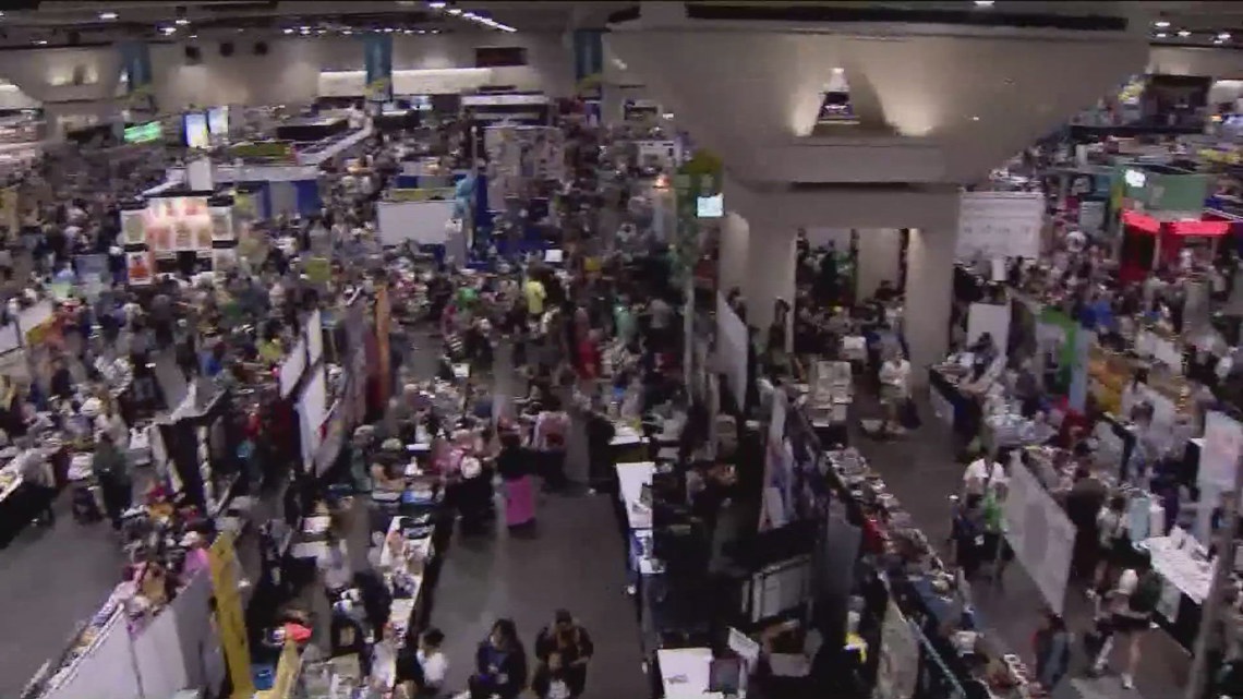 C104 Wiedersehen Feiern 新刊 Confeito ATARASHIIGAKKO! at San Diego ComicCon , California! - YouTube