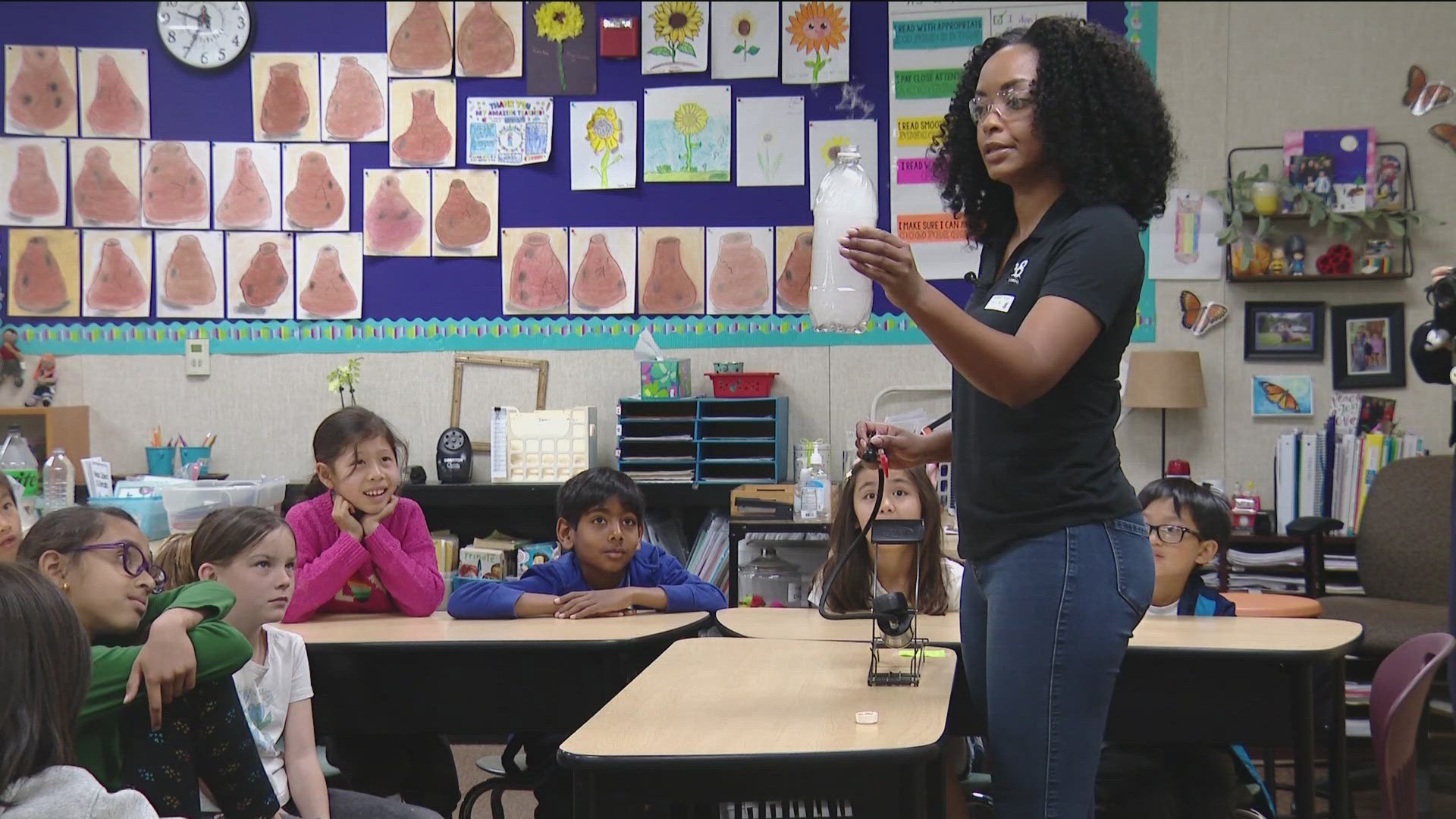 CBS 8's Karlene Chavis spent time with third grade students at Monterey Ridge Elementary School in 4S Ranch and taught them about tornadoes. 