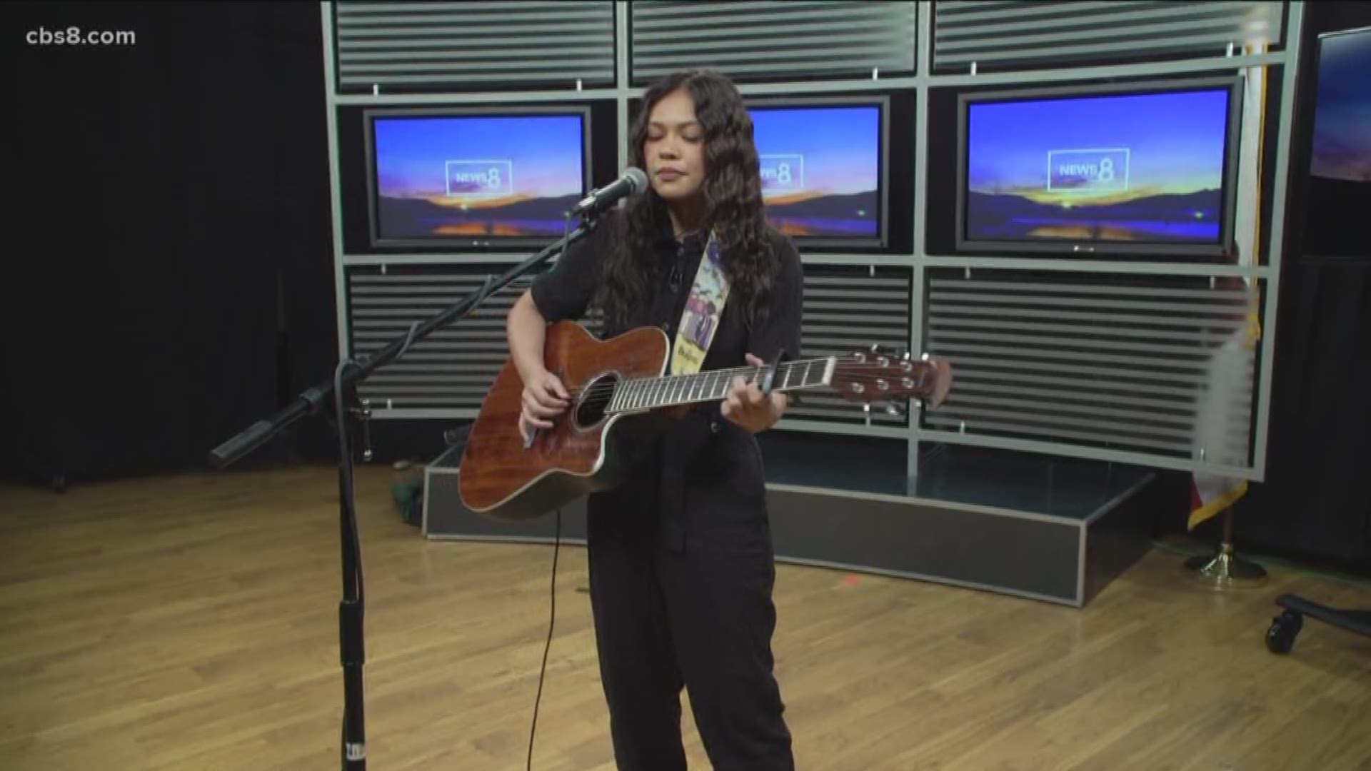 Renee Dominique stopped by the studio to perform some of her incredible music.