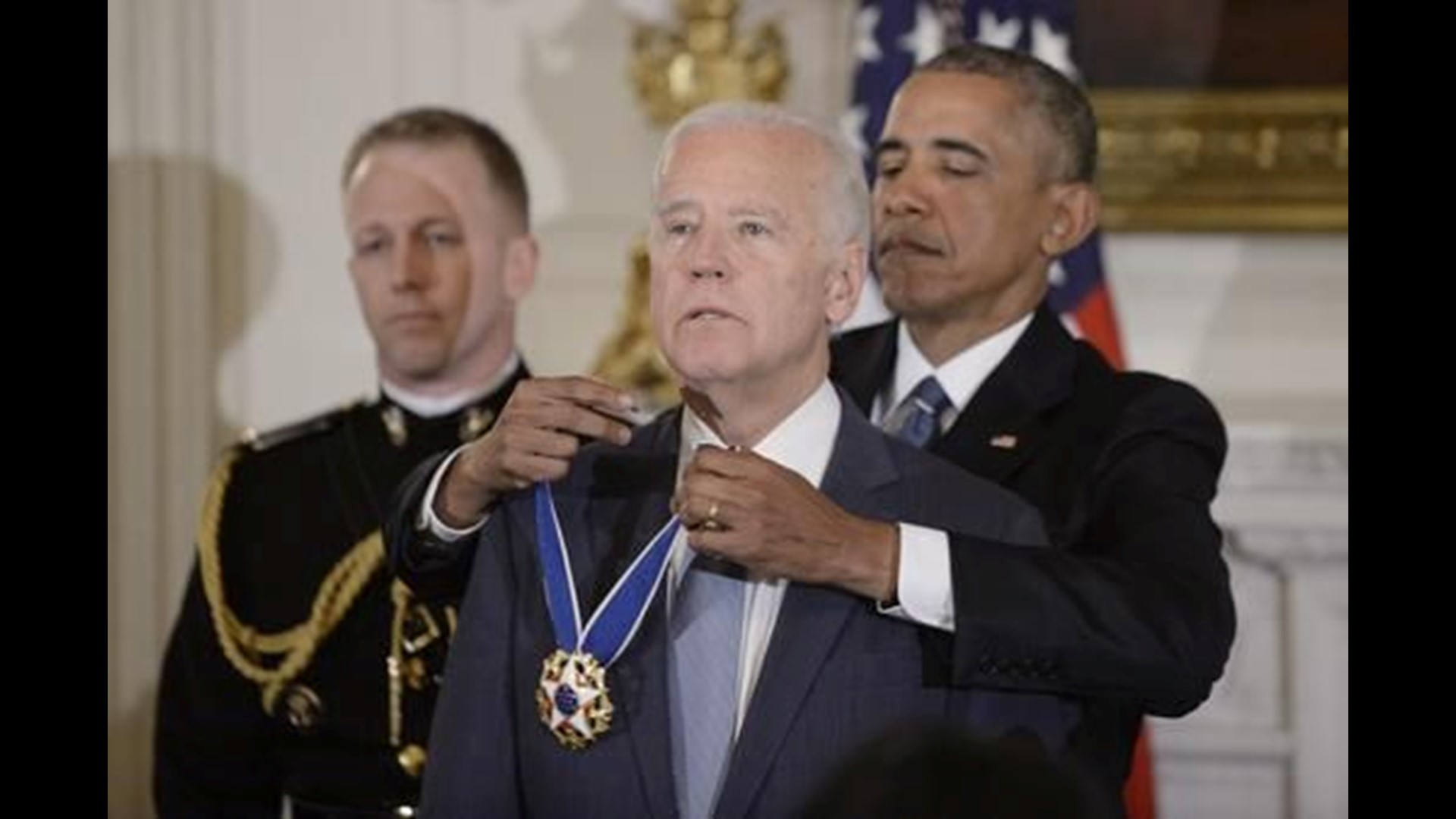 Obama awards Biden Presidential Medal of Freedom